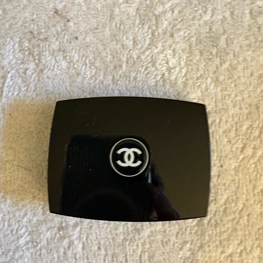 CHANEL Ombré Essentielle Swing